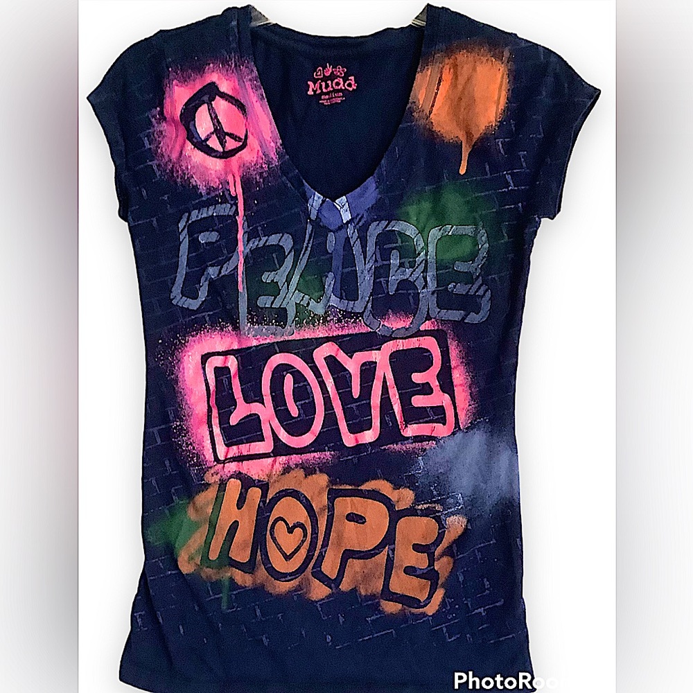 A Junior v neck T-shirt. In excellent pre owned condition.